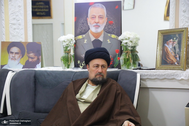 حضور آیت الله سید حسن خمینی در منزل پدر شهید موسوی