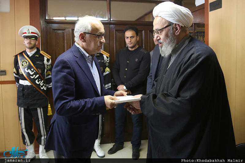 حضور سید حسن خمینی در مراسم ختم والده حجت الاسلام والمسلمین آشتیانی 