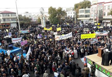 راهپیمایی  ۱۳ آبان باحضور باشکوه مردم خوی برگزار شد