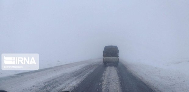 جاده‌های کوهستانی مازندران برفی و لغزنده است