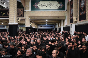 اولین شب مراسم عزاداری حضرت اباعبدالله الحسین (ع) در حسینیه امام خمینی