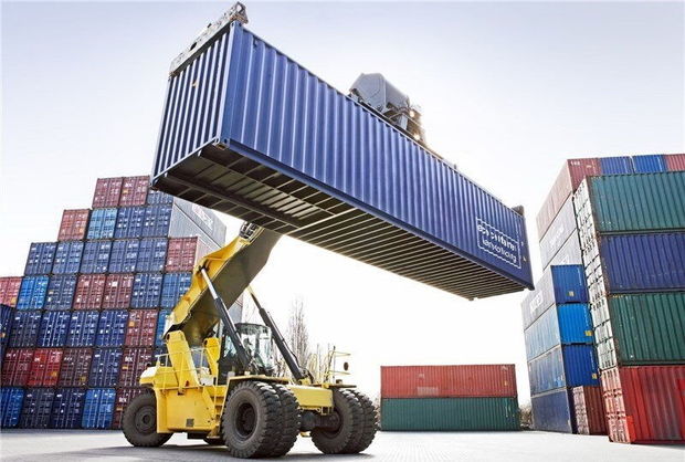 افزون بر ۲.۴ میلیون تن کالا از گمرک اصفهان به خارج صادر شد