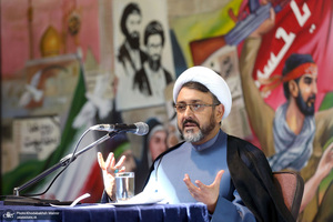 تجدید میثاق اساتید و دانشجویان پژوهشکده امام خمینی و انقلاب اسلامی با آرمان های بنیانگذار جمهوری اسلامی