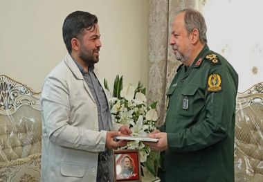  سرپرست وزارت دفاع: فرهنگ ایثار و شهادت، پشتوانه عزت و اقتدار ایران است
