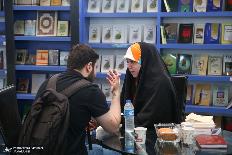 غرفه موسسه تنظیم و نشر آثار امام خمینی (ره) در سی و ششمین نمایشگاه کتاب تهران-6