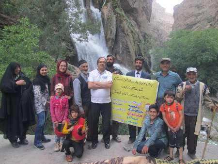 افتتاح جام باشگاه های کتاب خوانی در روستای فرسش الیگودرز