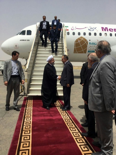 حسن روحانی وارد فرودگاه اهواز شد  دعوت مقتدایی از خوزستانی ها برای استقبالی با شکوه