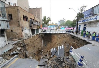 خطر فرونشست زمین در استان‌های درگیر سیل وجود دارد