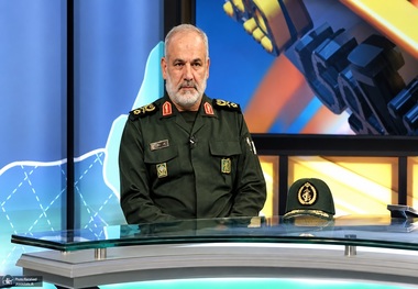 مشاور فرمانده نیروی هوافضای سپاه: نمی‌توانید موشک‌های دوربرد و نقطه‌زن را از ایران بگیرید/ توان موشکی و پهپادی کشور بومی و آزموده‌شده است