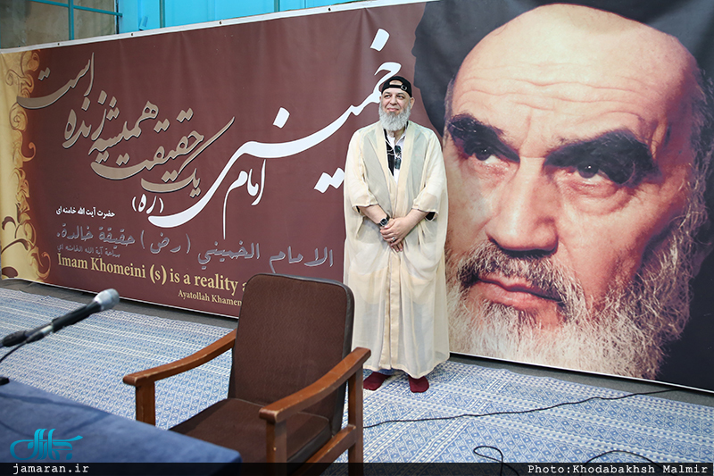 بازدید هیئتی از دانشگاه دفاع ملی جمهوری اسلامی پاکستان از بیت امام خمینی در جماران