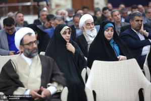 تجدید میثاق رئیس و جمعی از نمایندگان مجلس شورای اسلامی با آرمان‌های امام خمینی(س)-2