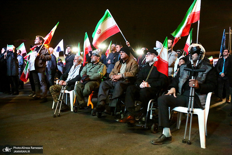 اجتماع مردمى در ميدان انقلاب