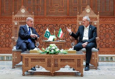 نخست‌ وزیر پاکستان به تهران سفر می‌کند