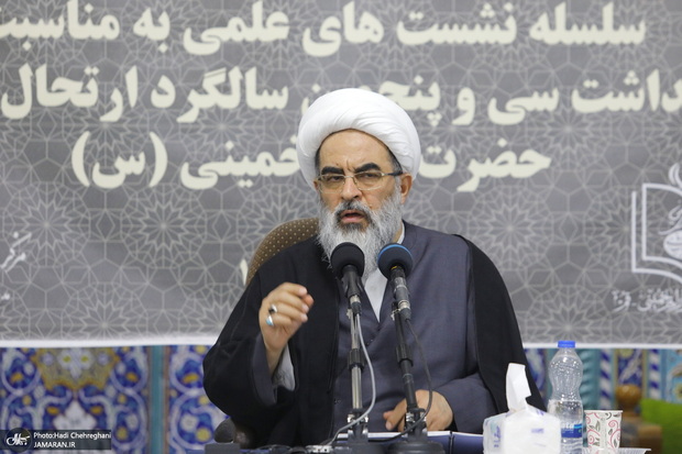 آیت الله فاضل لنکرانی: حوزه های علمیه ازجهات علمی و برجستگی های علمی امام غافل نباشند