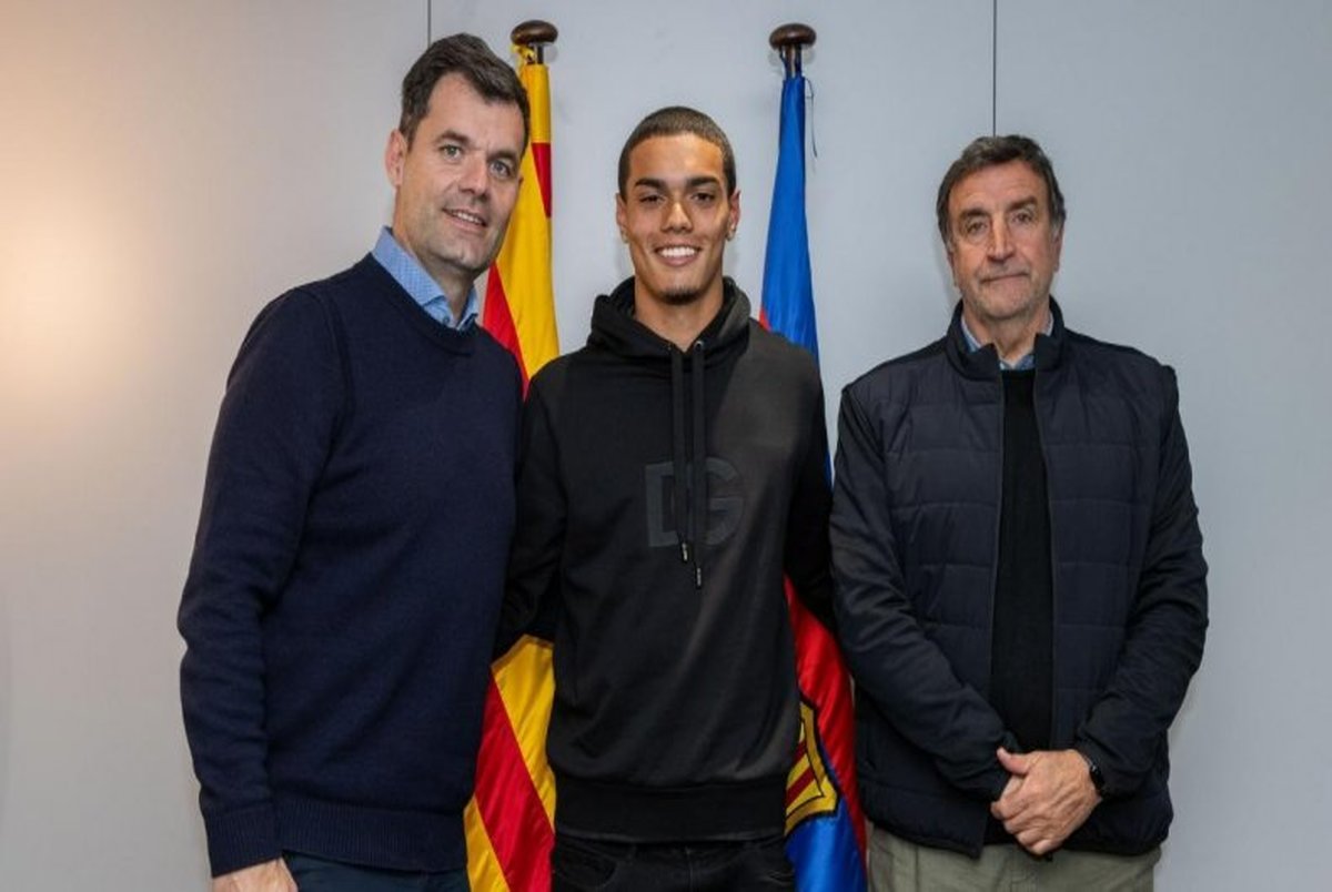 رسمی| پسر رونالدینیو به بارسلونا پیوست