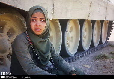 فیلم مستند «زنانی با گوشواره های باروتی» نقد می شود