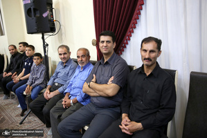 دیدار کارکنان حرم و موسسه تنظیم و نشر آثار امام خمینی(س) با سید حسن خمینی