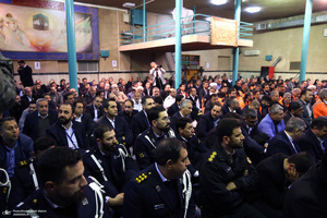 دیدار وزیر و جمعی از کارکنان وزارت راه و شهرسازی با سید حسن خمینی