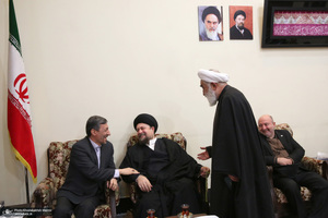 دیدار رییس و جمعی از معاونان و کارکنان ستاد اجرایی فرمان حضرت امام با سید حسن خمینی