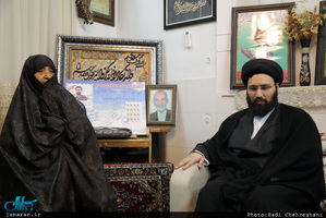 دیدار سید علی خمینی با خانواده شهیدان مهدی زین الدین و محمد جواد دل آذر