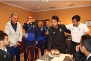 جشن تولد مسعود شجاعی در اردوی تیم ملی+ عکس