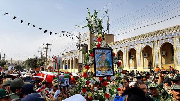 مراسم تشییع پیکر مطهر شهید ابوالفضل بیگی نیا در کرمانشاه برگزار شد