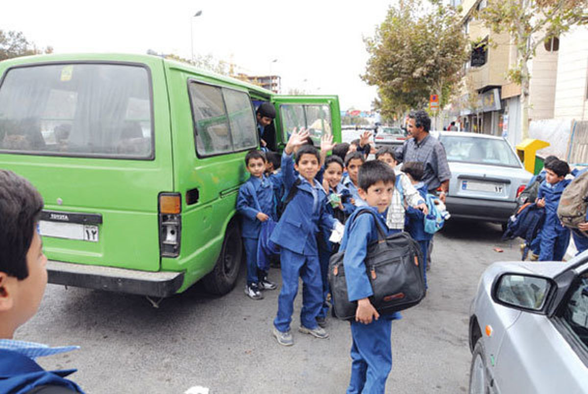 سرویس مدرسه در تهران تصادف کرد و ۴ نفر مجروح شدند