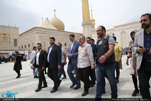 بازدید احمد مسجد جامعی از نمایشگاه «عطر یاس» در حرم مطهر امام خمینی(س)-2