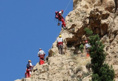 13 کوهنورد مفقود شده در ارتفاعات چناران نجات یافتند