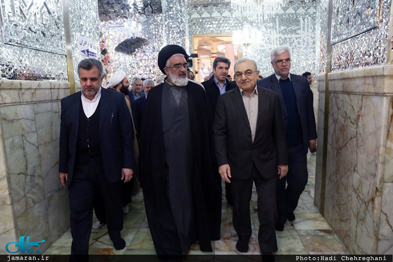 آیین خطبه خوانی همزمان با آغاز دهه فجر در حرم کریمه اهل بیت(س)