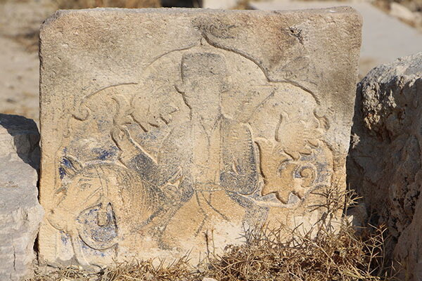 گورستان قاجاری زیر و رو شد+ تصاویر
