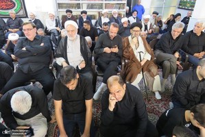مراسم عزاداری ظهر عاشورا در دفتر آیت‌الله العظمی صانعی(ره)