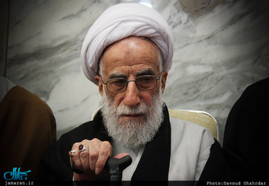 آیت الله جنتی: گرفتاری و مشکلات مردم، مسائل اقتصادی، اشتغال و رفع معضل بیکاری است