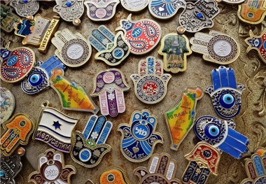 نقدی بر اقتصاد سیاسی خرافه و تقدس‌زدایی از خرد در ایران