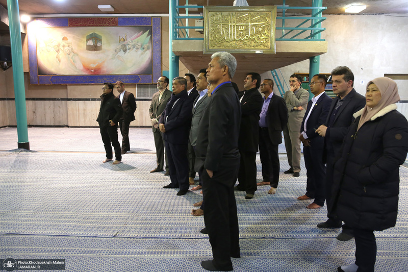 بازدید محمد بن سیو وزیر کشاورزی  و امنیت غذایی کشور مالزی از  بیت امام خمینی (س) در جماران