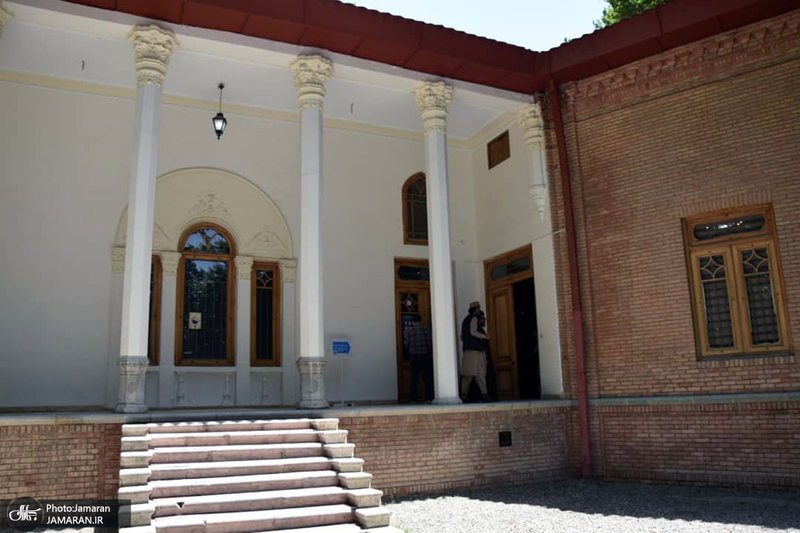 بازدید میهمانان خارجی بزرگداشت امام از کاخ سعد آباد