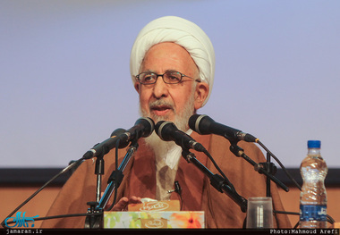 آیت‌الله جوادی آملی: خود را بشناسیم و برای جوامع بشر الگو باشیم