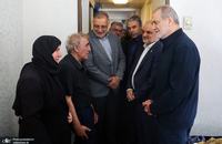 دیدار پزشکیان با جمعی از خانواده های آسیب دیده از جنگ (2)