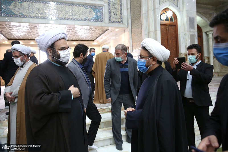 اقامه نماز بر پیکر مرحوم حاج محمد کمساری توسط سید حسن خمینی