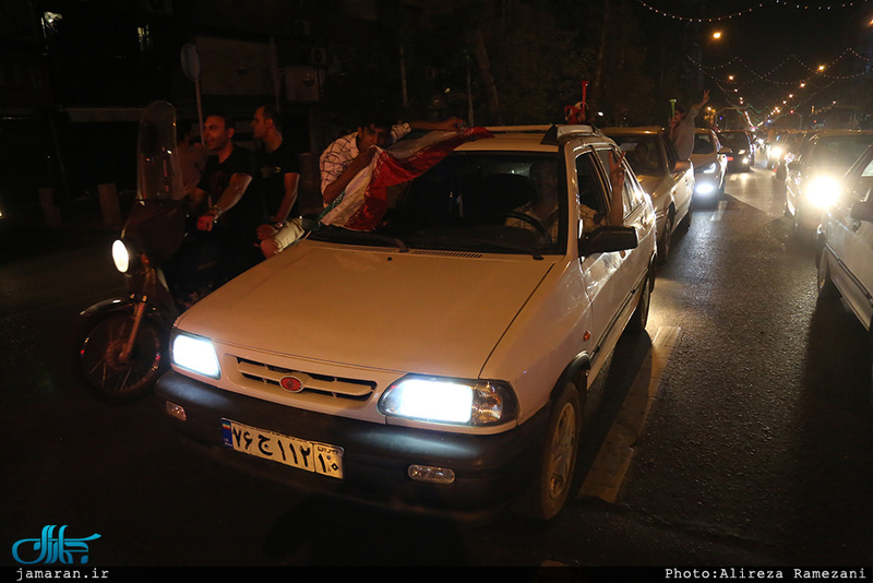 شادی مردم تهران پس از آخرین بازی ایران در جام جهانی
