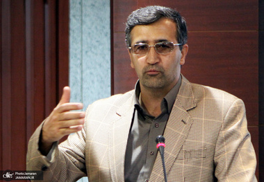 ممانعت از صدور مجوز صید زنان ماهی گیر جزیره هنگام، خلاف قانون اساسی است