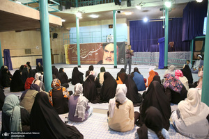 بازدید دانشجویان بین المللی سراسر کشور از بیت امام خمینی (س) در جماران