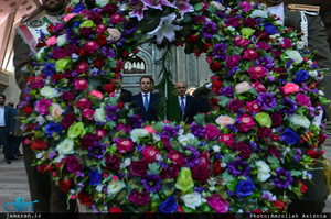 ادای احترام وزیر دفاع ارمنستان به مقام شامخ بنیانگذار جمهوری اسلامی ایران 