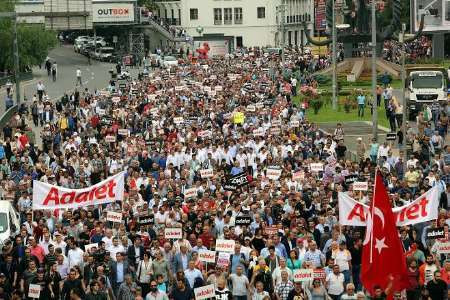 راهپیمایی 450 کیلومتری هزاران معترض در ترکیه با شعار عدالت
