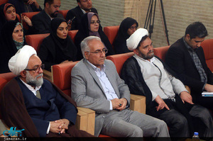 نشست گرامیداشت سالروز صدور فرمان هشت ماده ای حضرت امام(س) در نگارستان امام خمینی(س) اصفهان 