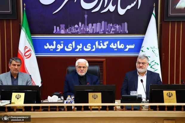 عارف در بازدید از استانداری تهران: آمریکا و رژیم  صهیونیستی در کمتر از ۲۴ ساعت از حمله موشکی ایران به پایگاه آمریکایی در منطقه شکست را پذیرفتند