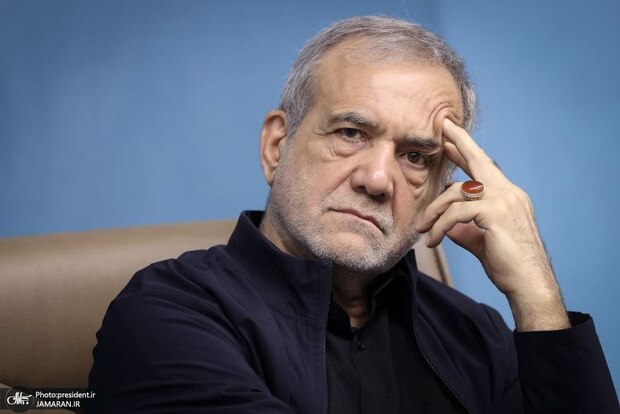 پزشکیان: دولت به‌تنهایی توان رفع تمام مشکلات را ندارد/ با اتکا به ظرفیت مردم، می‌توان بخش قابل توجهی از آسیب‌های اجتماعی را در کشور مهار کرد/ همه مردم باید دیده شوند و صدای آن‌ها شنیده شود