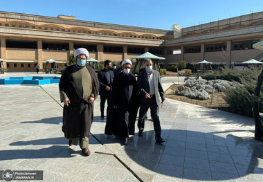 جلسه مشترک شورای معاونین موسسه تنظیم و نشر آثار امام خمینی(ره) و هیات رئیسه پژوهشکده امام خمینی و انقلاب اسلامی 