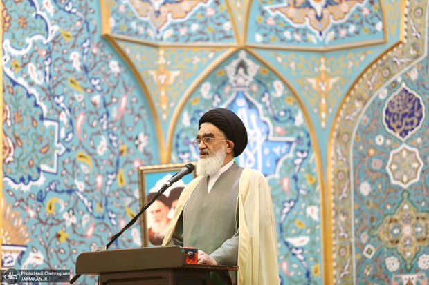 امام جمعه قم: تفرقه راه نفوذ دشمن را هموار می‌کند