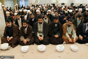 عمامه گذاری طلاب در روز عید مبعث توسط مراجع عظام تقلید‎‎